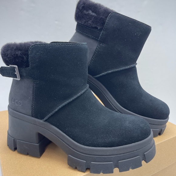 UGG Women's
W/ 1174490
W BROOKLYN BUCKLE PLATFORM HIGH HEELS BOOTS BLACK - Picture 16 of 16